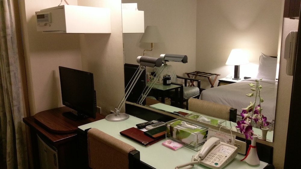 Premier Hotel 20/28