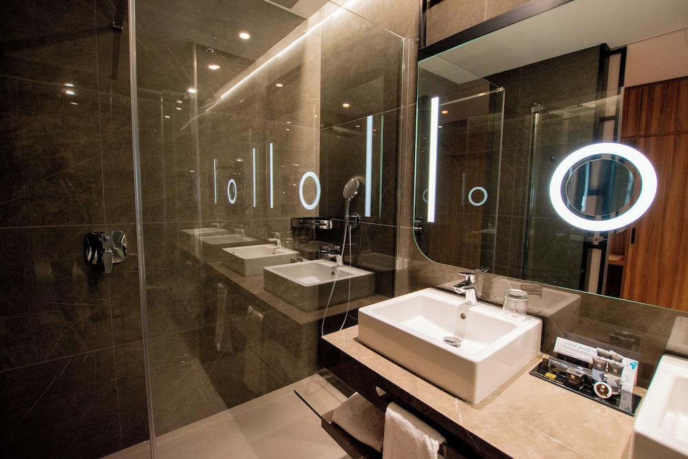 Giralda Center Hotel 37/40