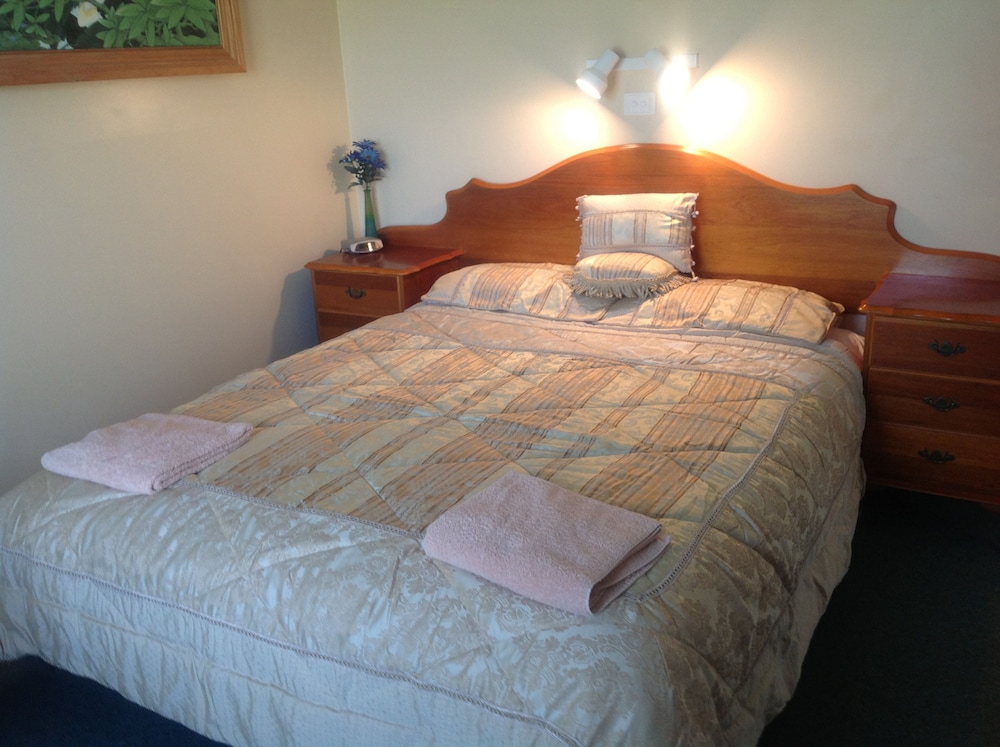 AAA GRANARY ACCOMMODATION-THE LAST RESORT 16/63