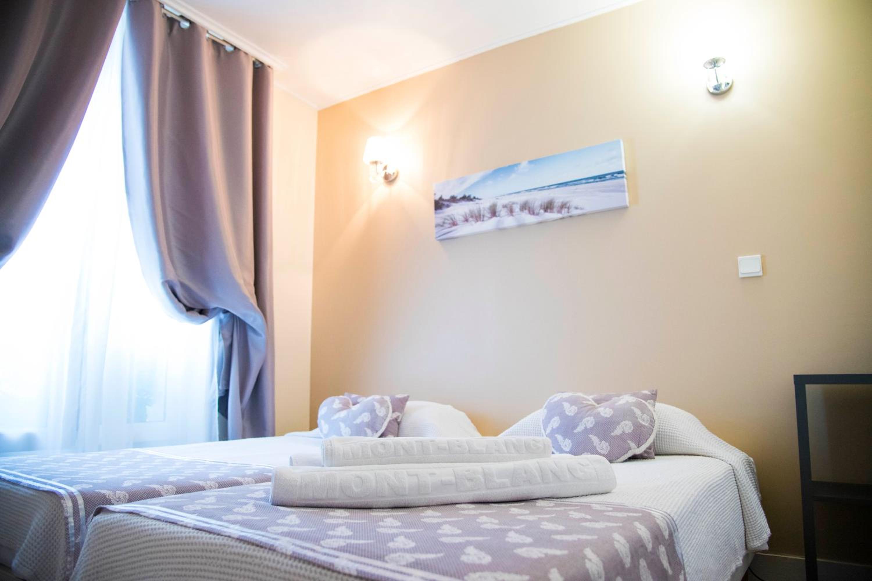 Room, Twin Beds