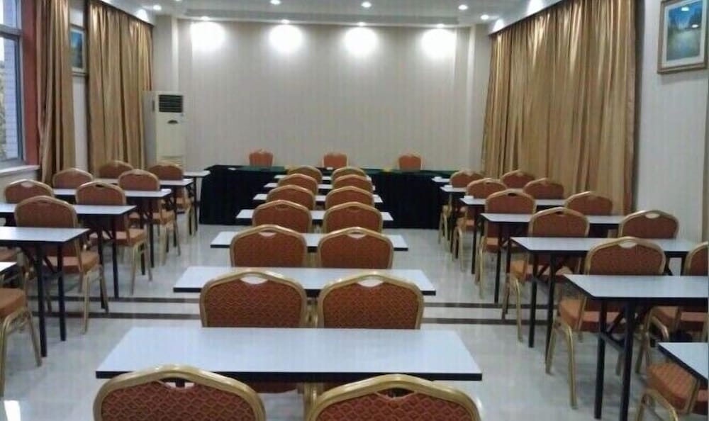 GreenTree Inn Nantong Rugao Bus Station Business Hotel 51/54