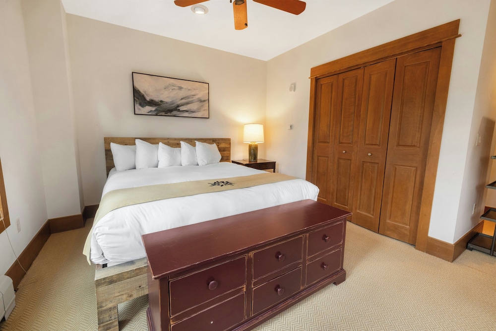 4 Bedrooms, Condo, Premier, 1 Queen and 2 King Beds, 4 Bathrooms
