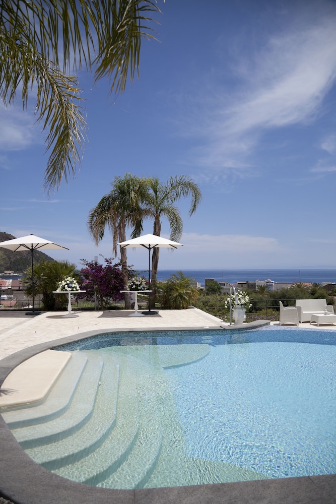 Hotel Mea - Aeolian Charme 65/73