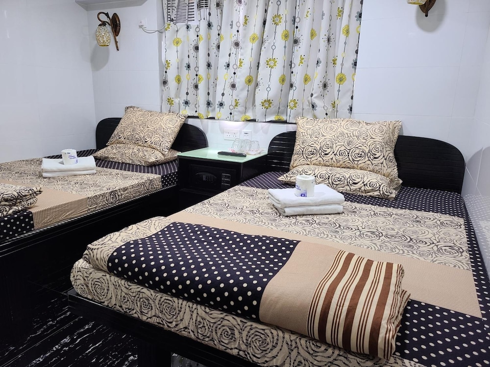 Hostel 16 33/46
