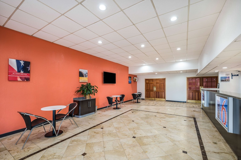Motel6 Henderson, TX 9/44