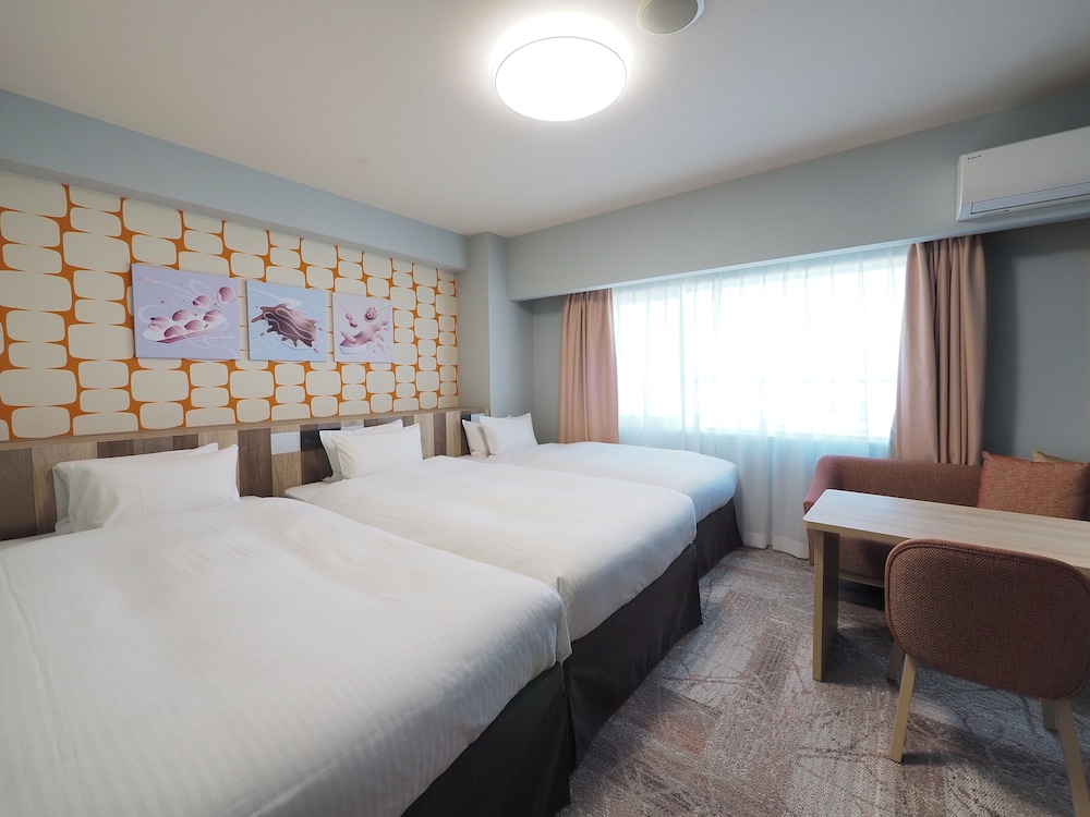 DELUXE, TWIN BEDS
