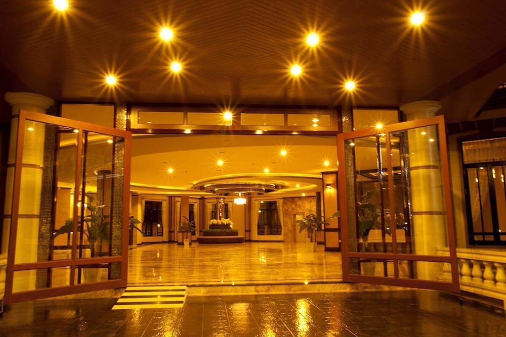 J & Y Lodge Hotel photo5