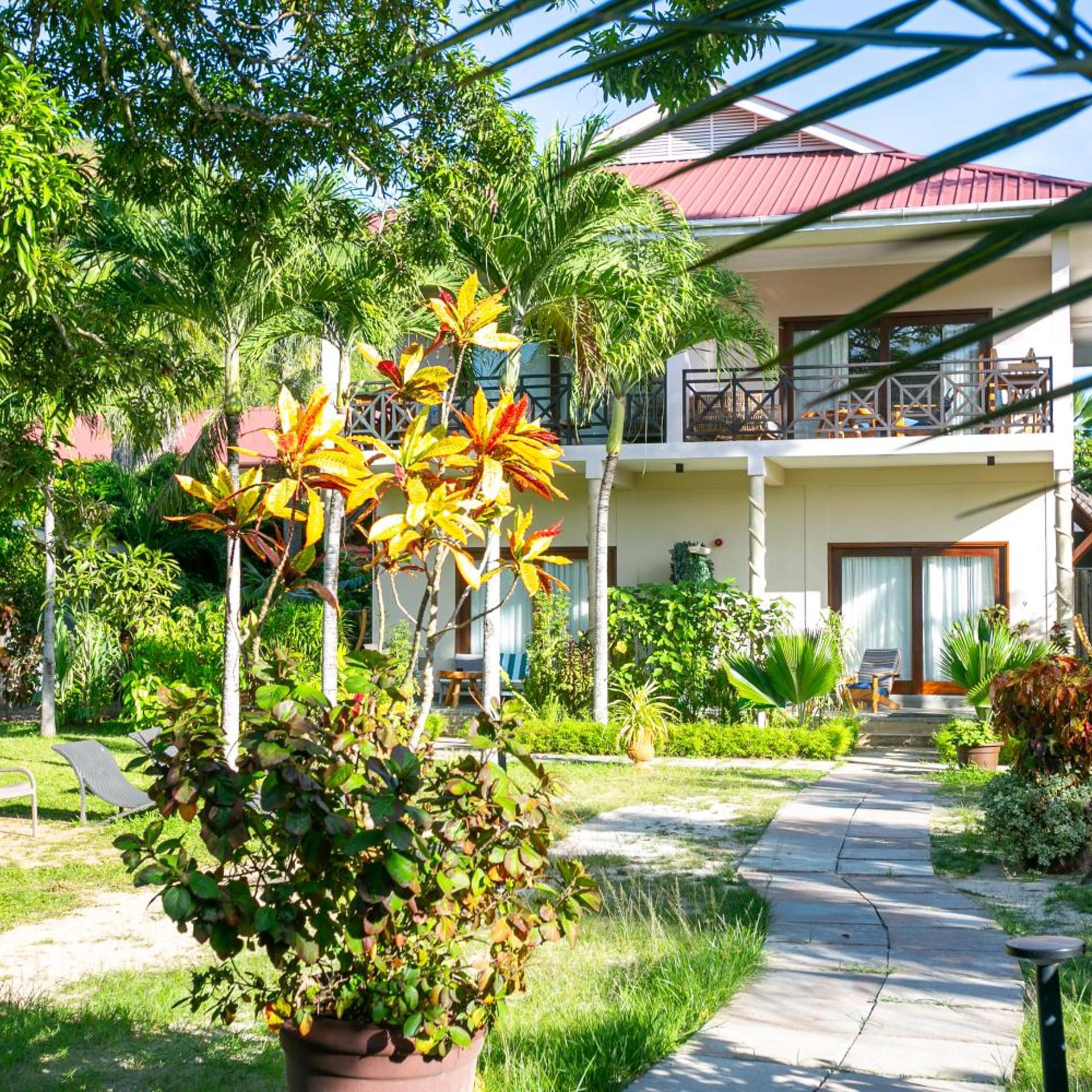Les Lauriers Eco Hotel 36/50