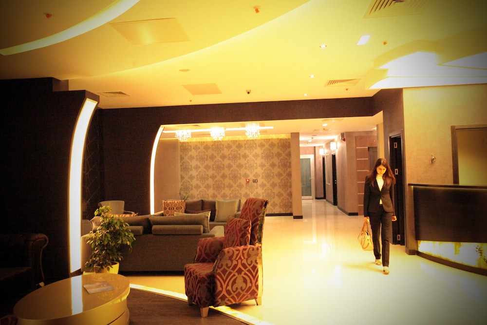 Edis Premier Hotel 26/37
