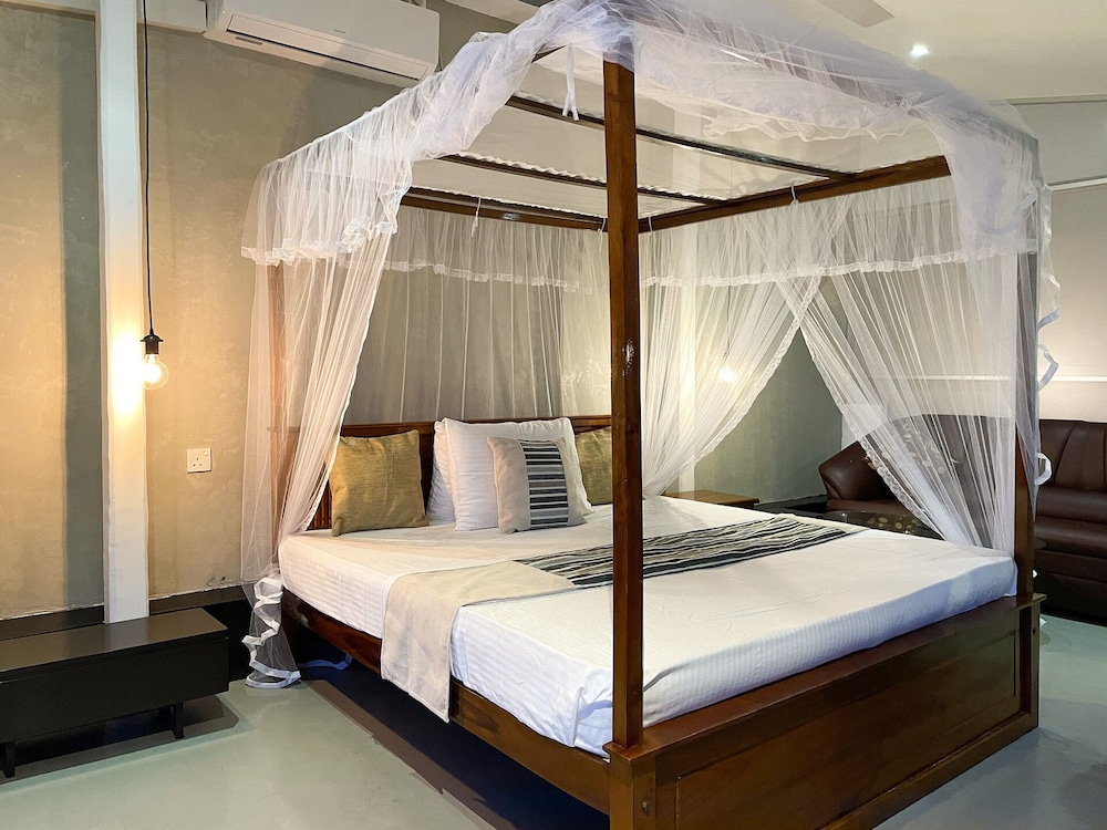 Dinsara Pearl Villa 10/50