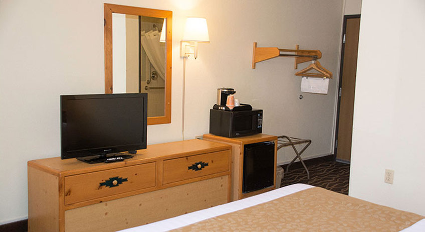 Boarders Inn and Suites Wautoma 17/21