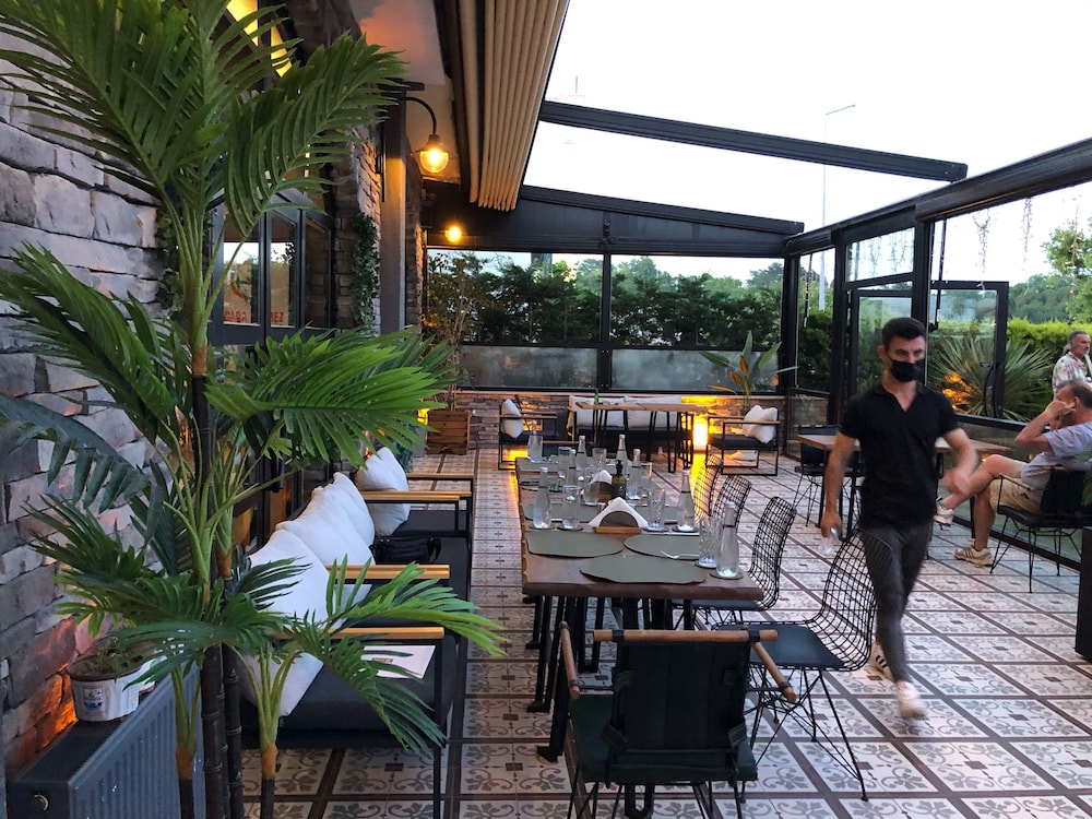 8 Rooms Boutique Hotel 34/50