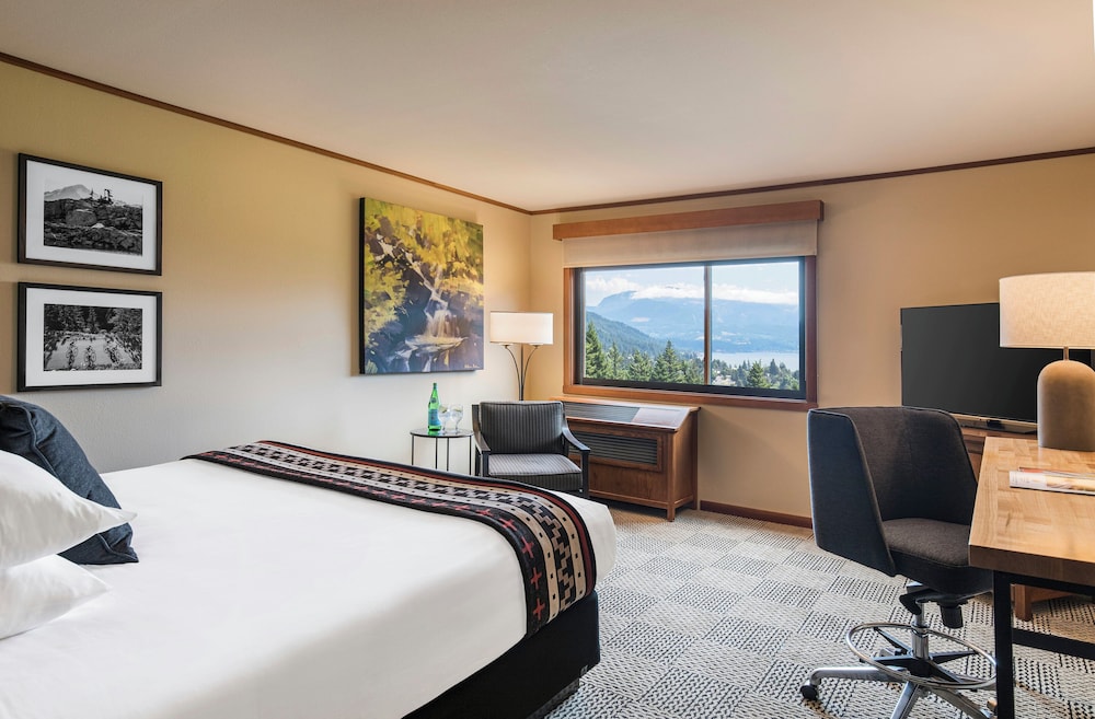 River, Premier, King Bed