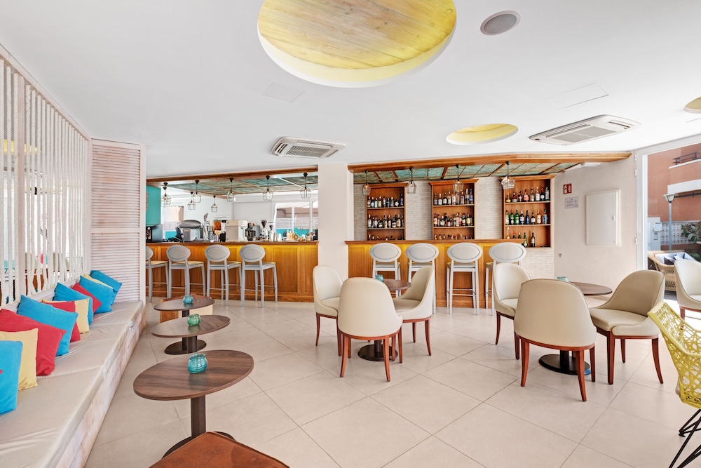 Plaza Santa Ponsa Boutique - Adults Only 59/73