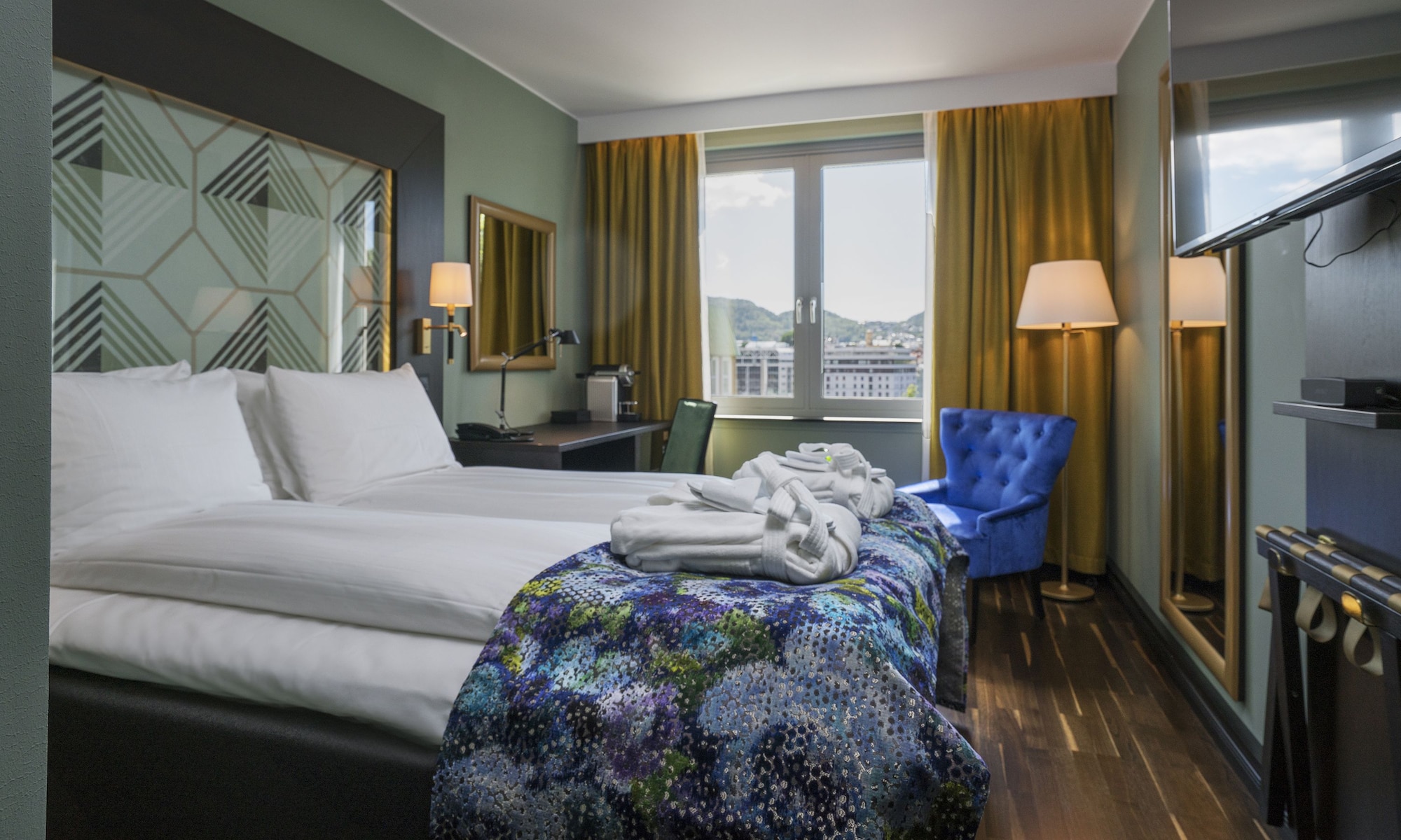 STANDARD, TWIN BEDS