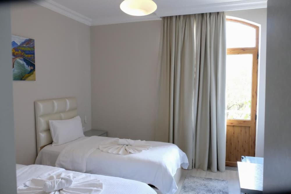 Buna Park Hotel Shkoder 6/50
