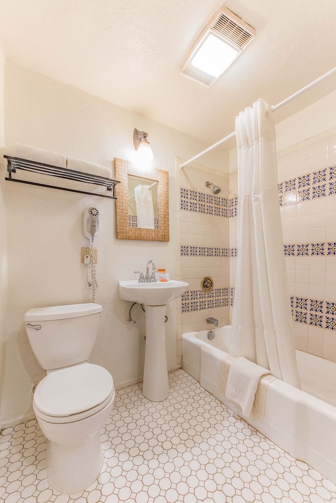 The Historic Taos Inn 41/80