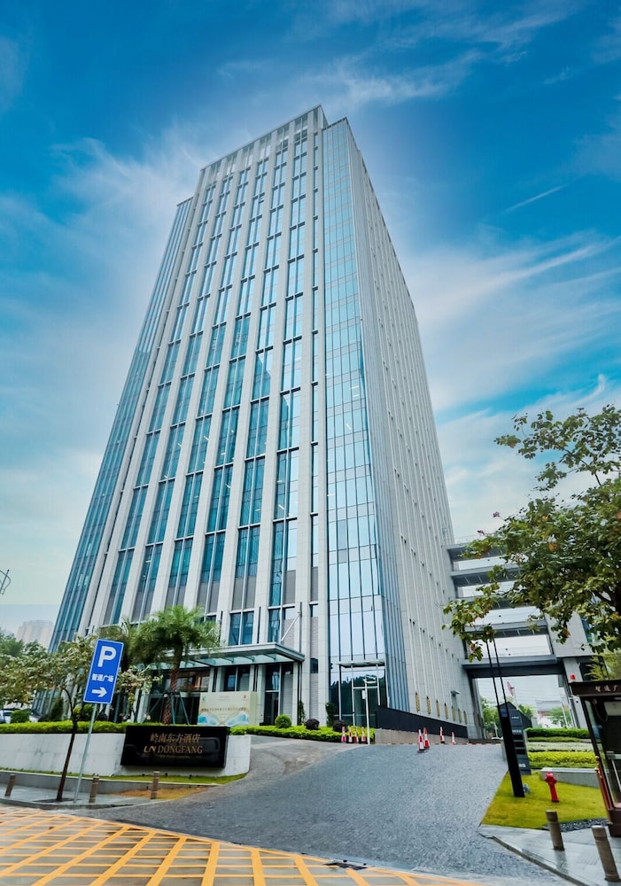 LN Dongfang Hotel Pazhou 7/60