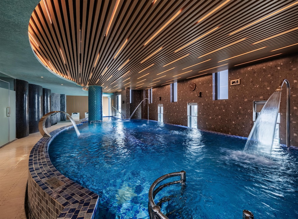 Radisson Blu Hotel 25/50