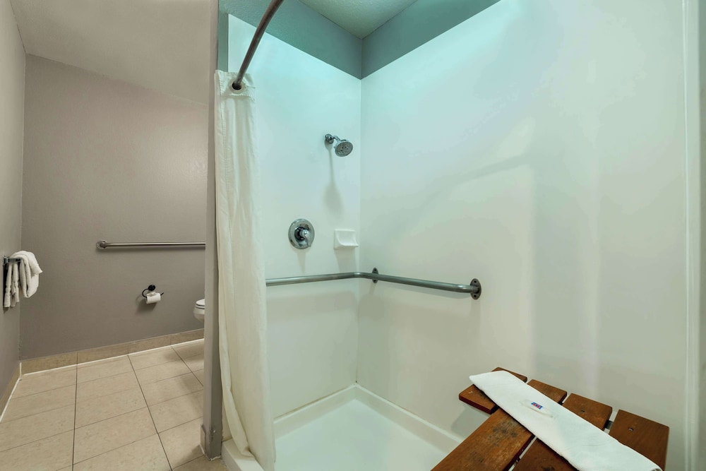 Motel6 McAllen, TX - East 60/60