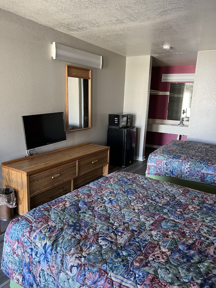 Country Inn Motel 33/45