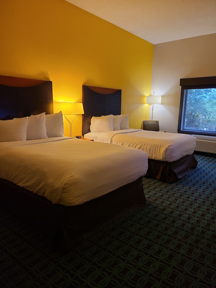 Fairfield Inn By Marriott Hattiesburg 26/65