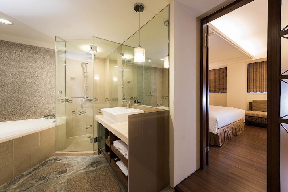 Shin Yuan Celeb Metro Hotel 32/33