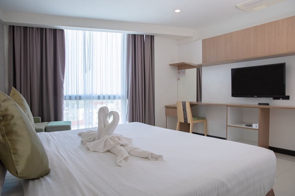 42C The Chic Hotel 11/49