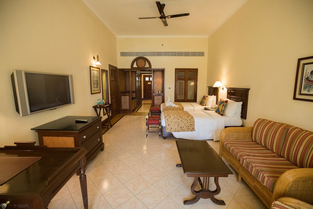 The Lalit Golf And Spa Resort Goa 32/50