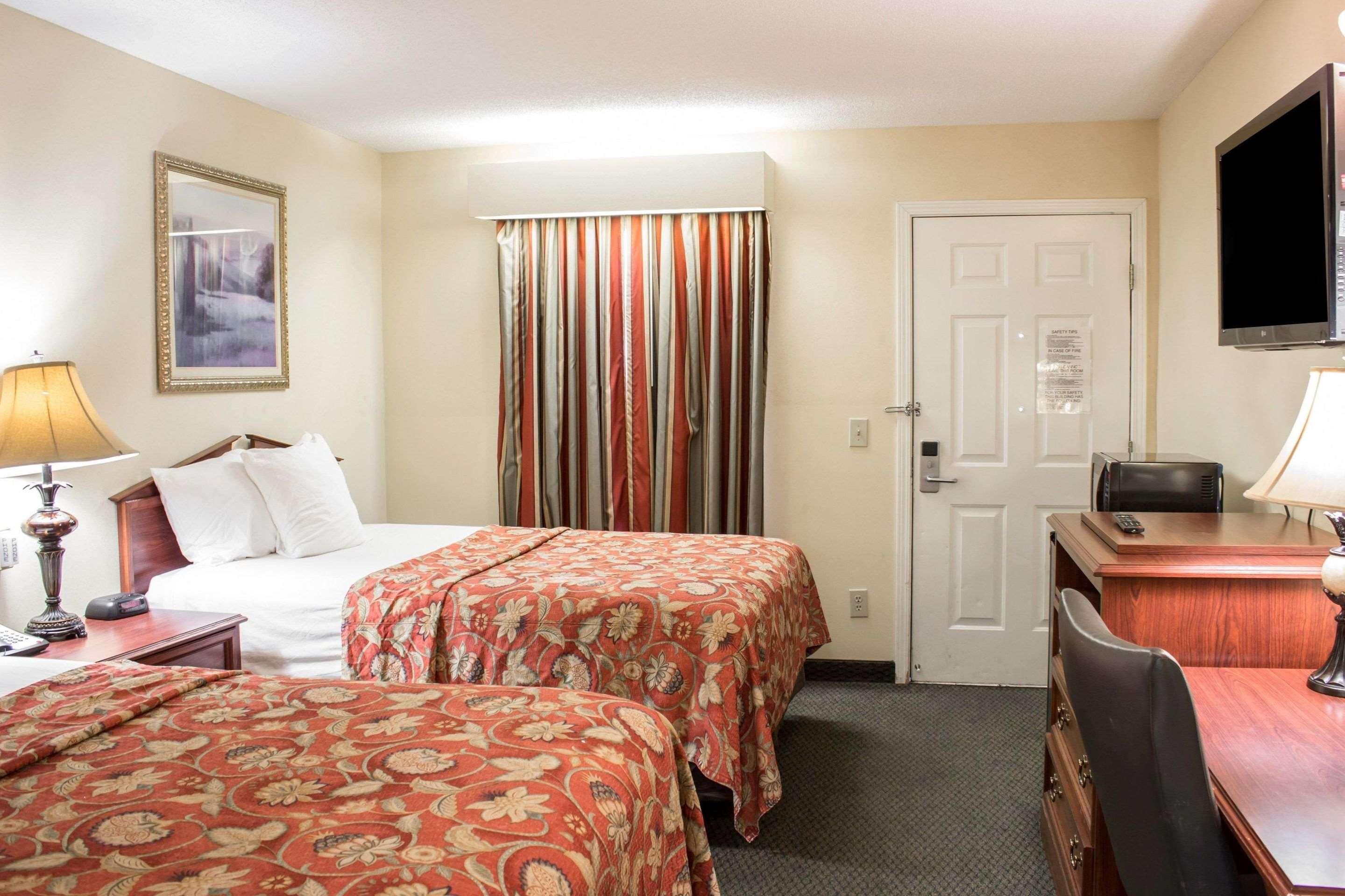 Econo Lodge Greenville near University 30/64