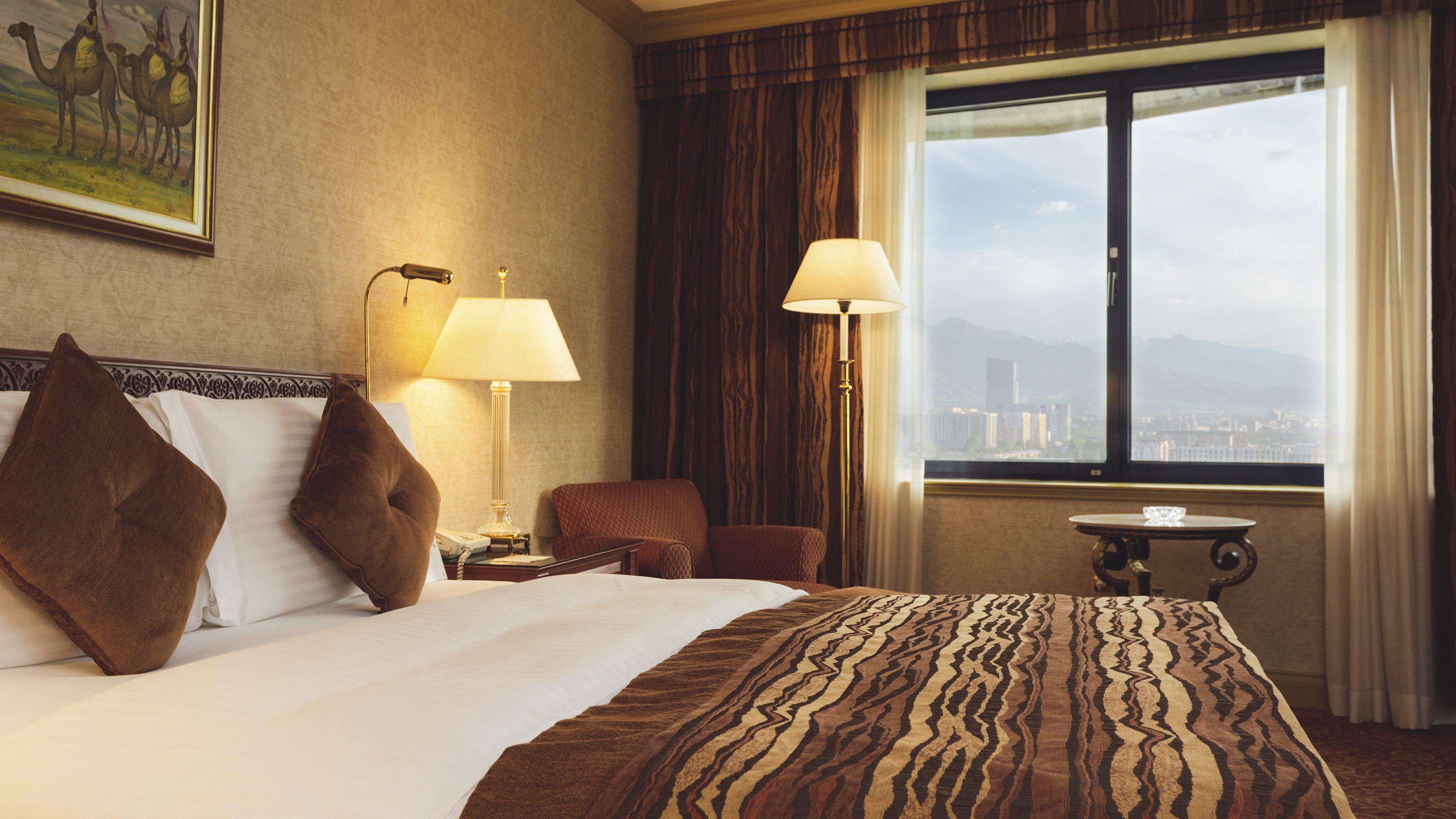 غرفة بريميوم بسرير كينج، Intercontinental Almaty 3/3