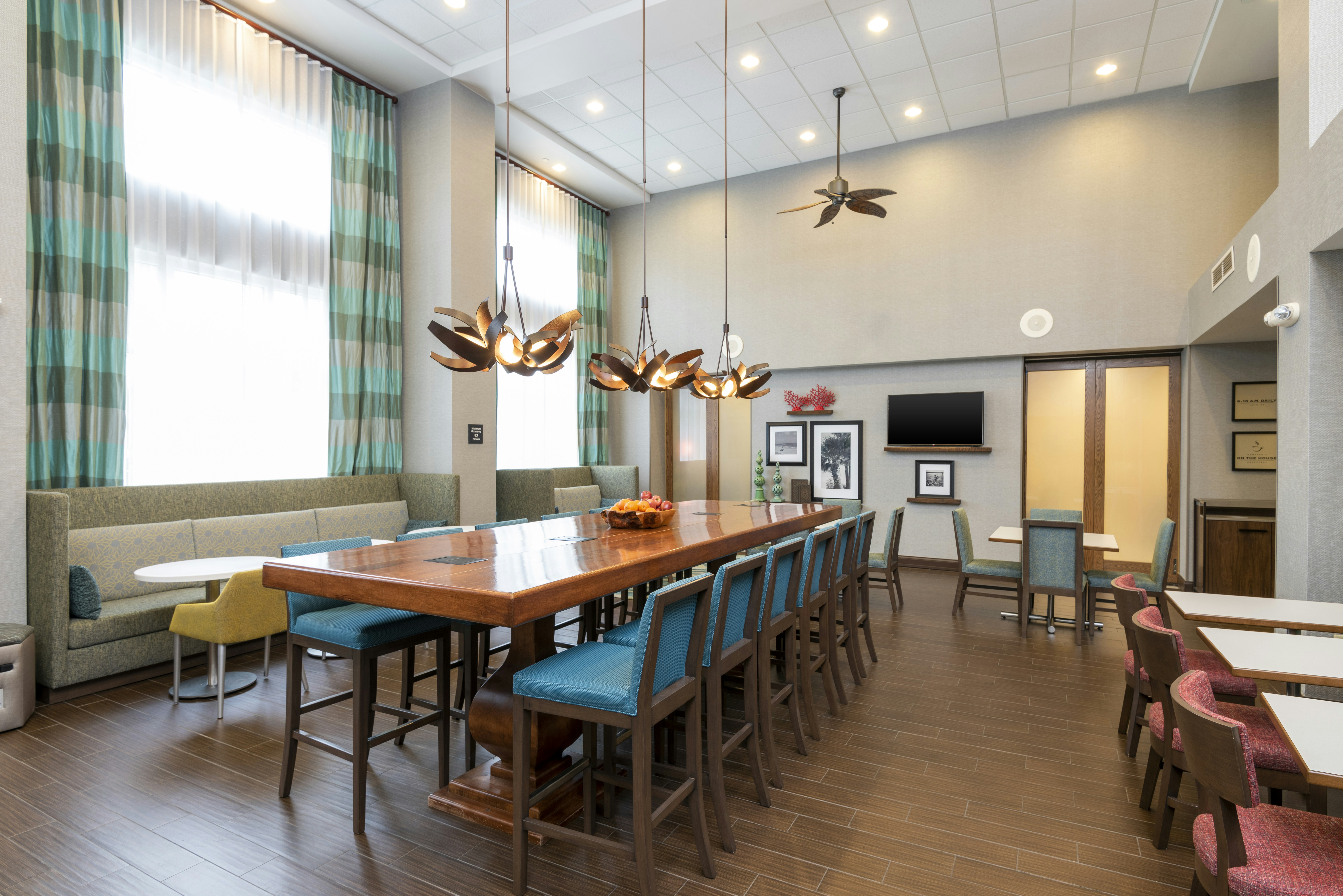 Hampton Inn And Suites Fort Myers Colonial Blvd 33/42