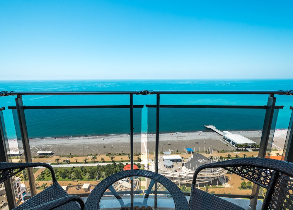 Orbi Sea Towers Hotel Official 36/47