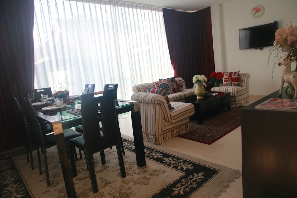 Murraya Residence 68/79