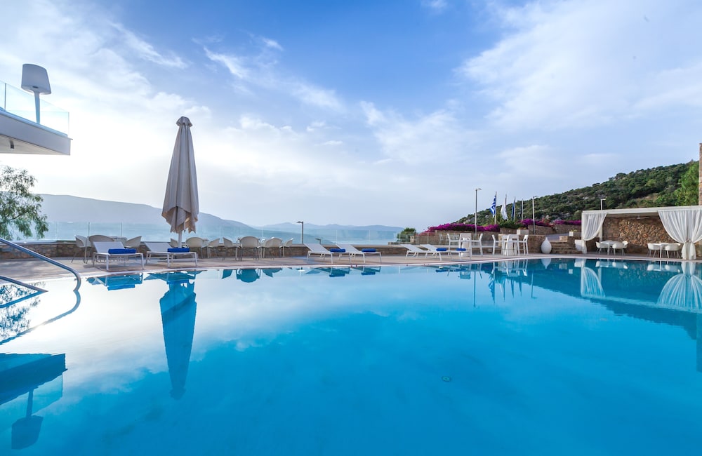 Princess Kyniska Suites 10/65