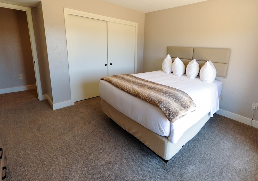 Royal Gorge Cabins 25/69
