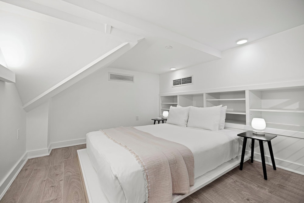 1 Bedroom, Loft, Apartment, Queen Bed
