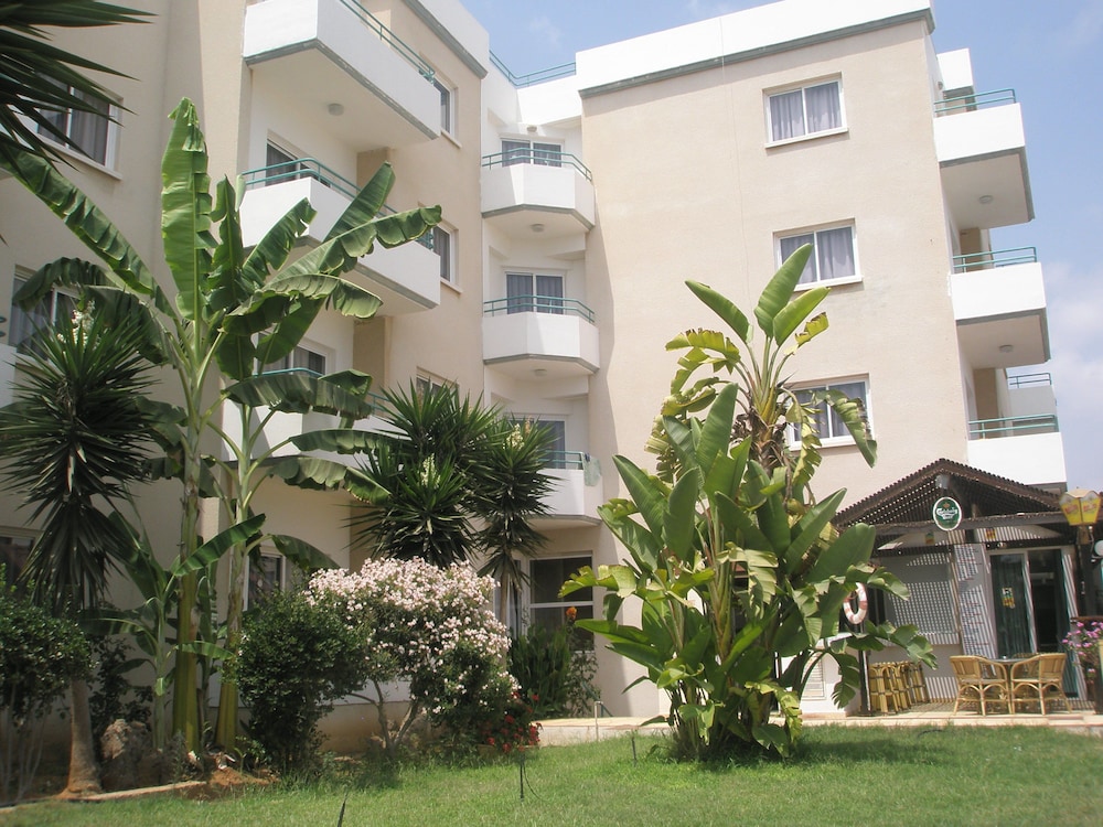 DebbieXenia Hotel Apartments 37/45