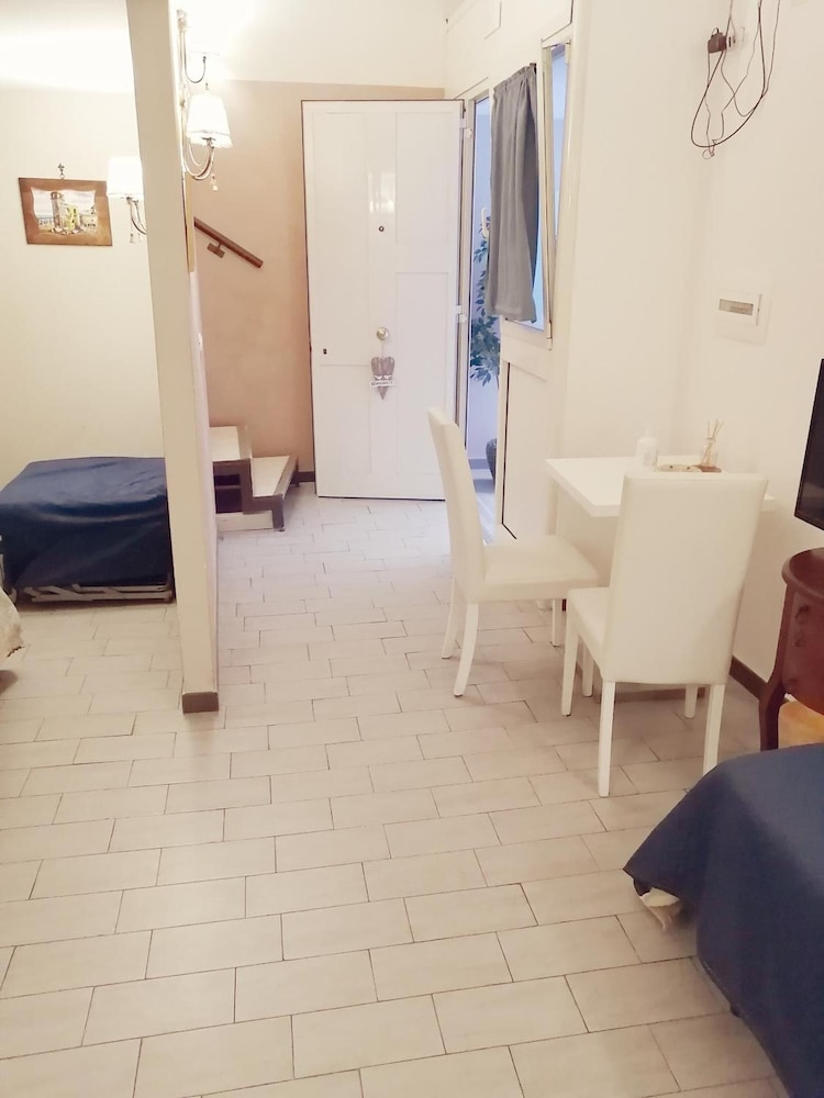 B B La Dimora Di Nettuno 12/24