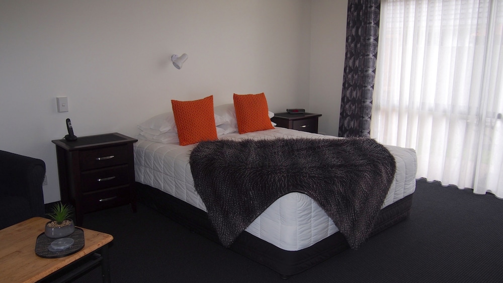 Totara Lodge 12/37