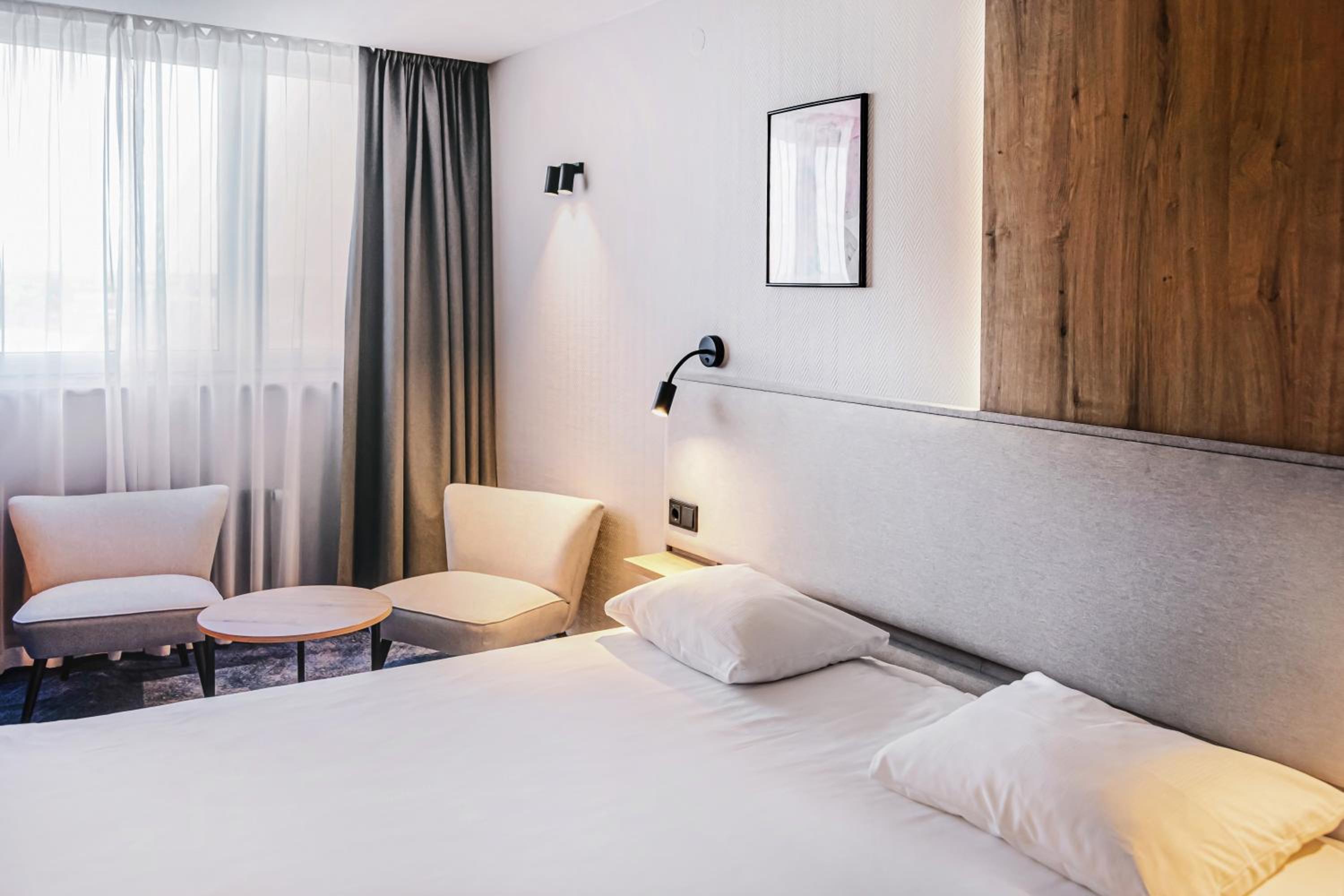 Room at Qubus Hotel Legnica, LEGNICA