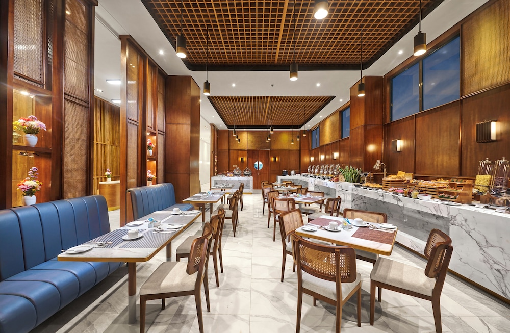 The Alana Hotel and Convention Center Malang 28/36