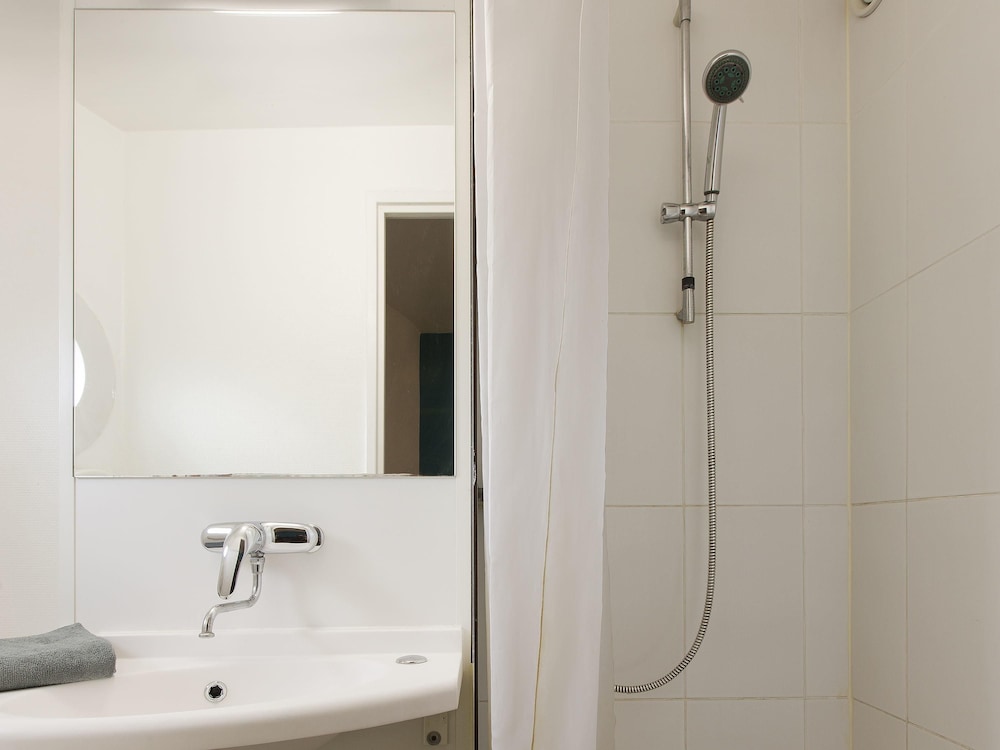 Hotel F1 Cergy Pontoise 47/49