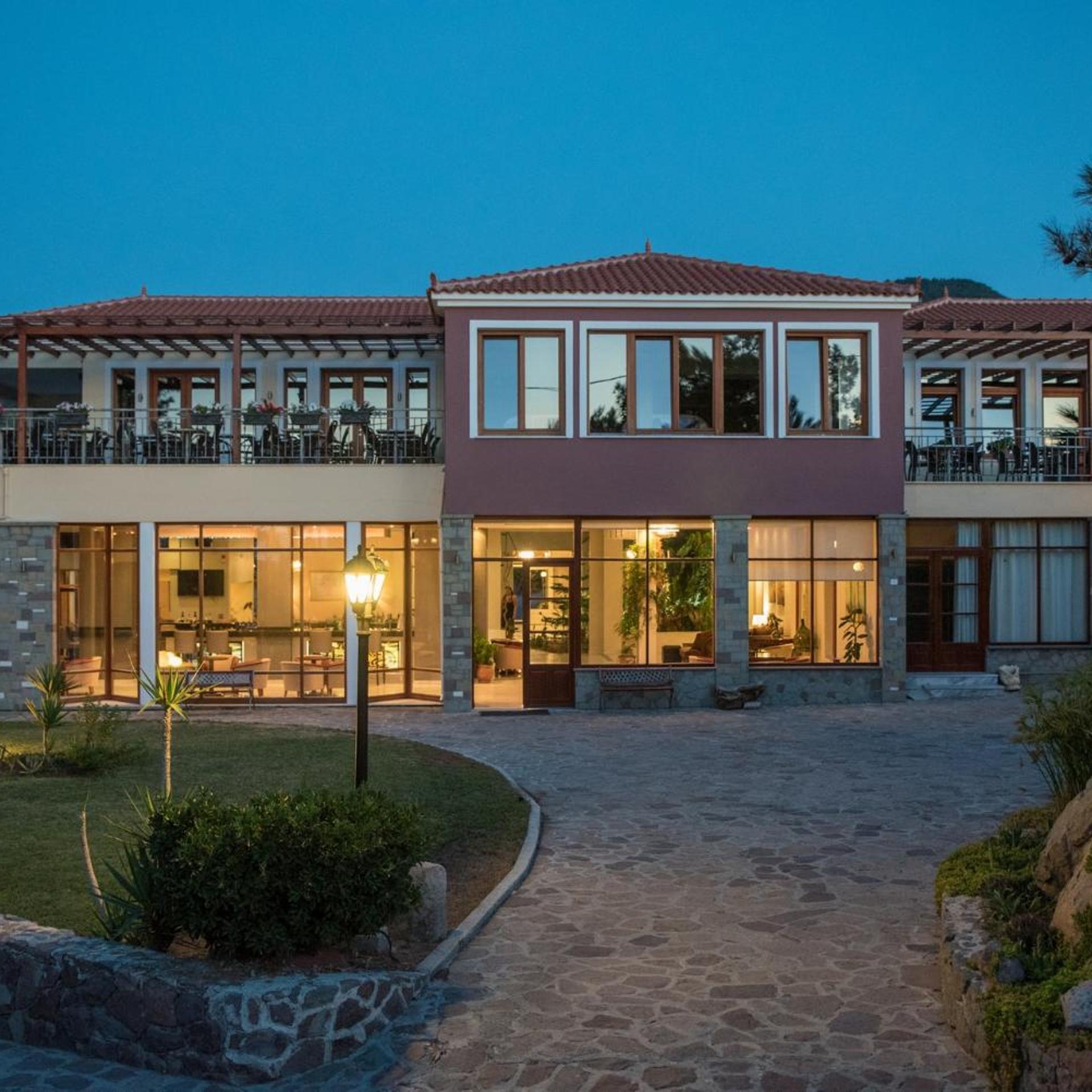 Alma Hotel 8/57