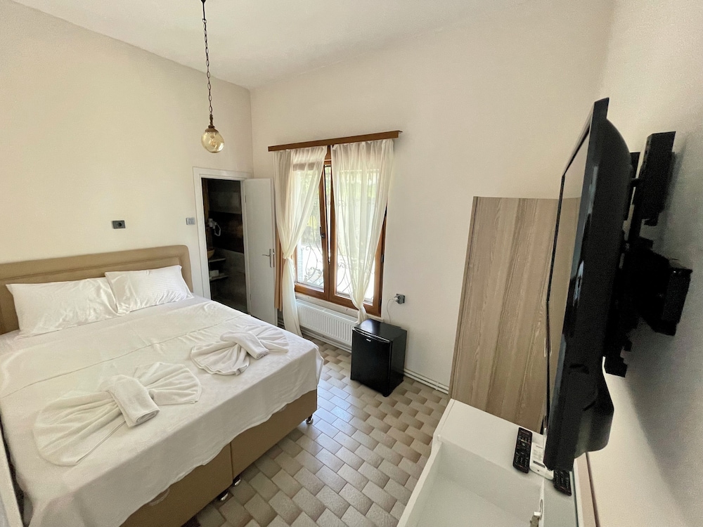 Villa Ece Pansiyon 12/40