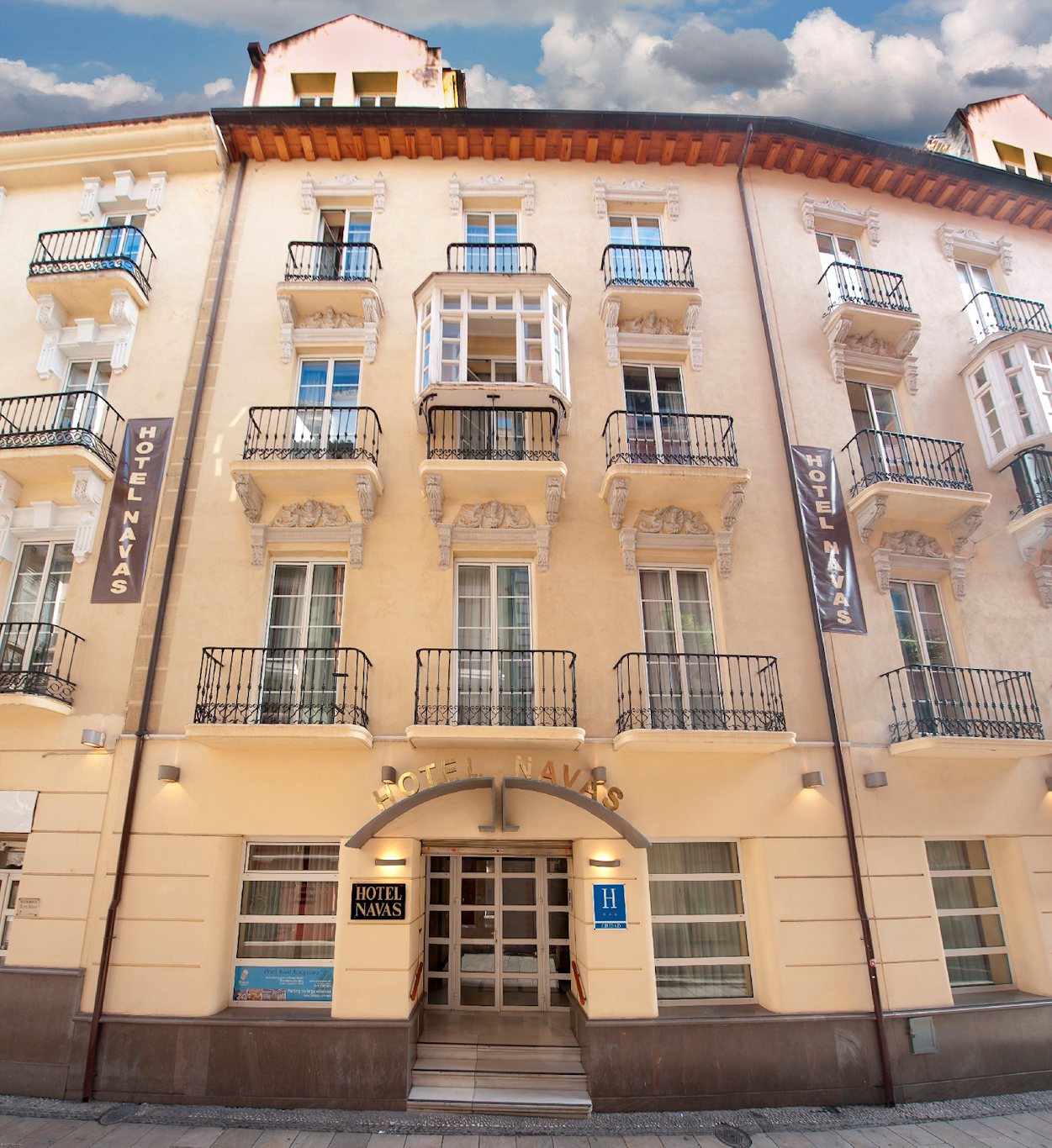 Navas Hotel 1/82