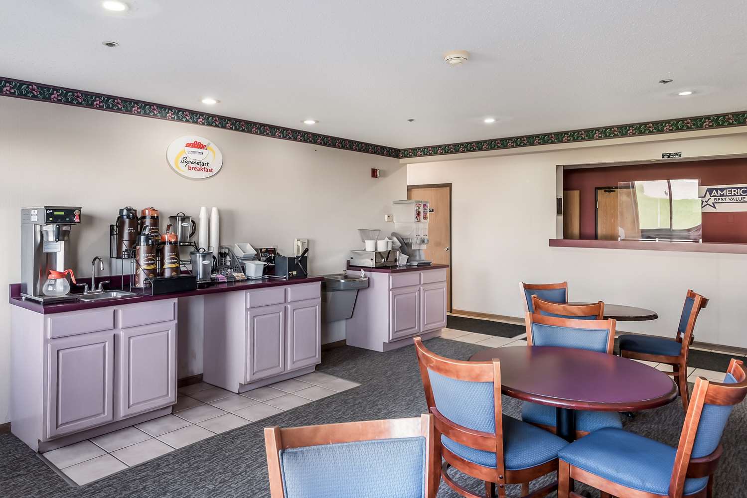 Americas Best Value Inn Wenona 25/32