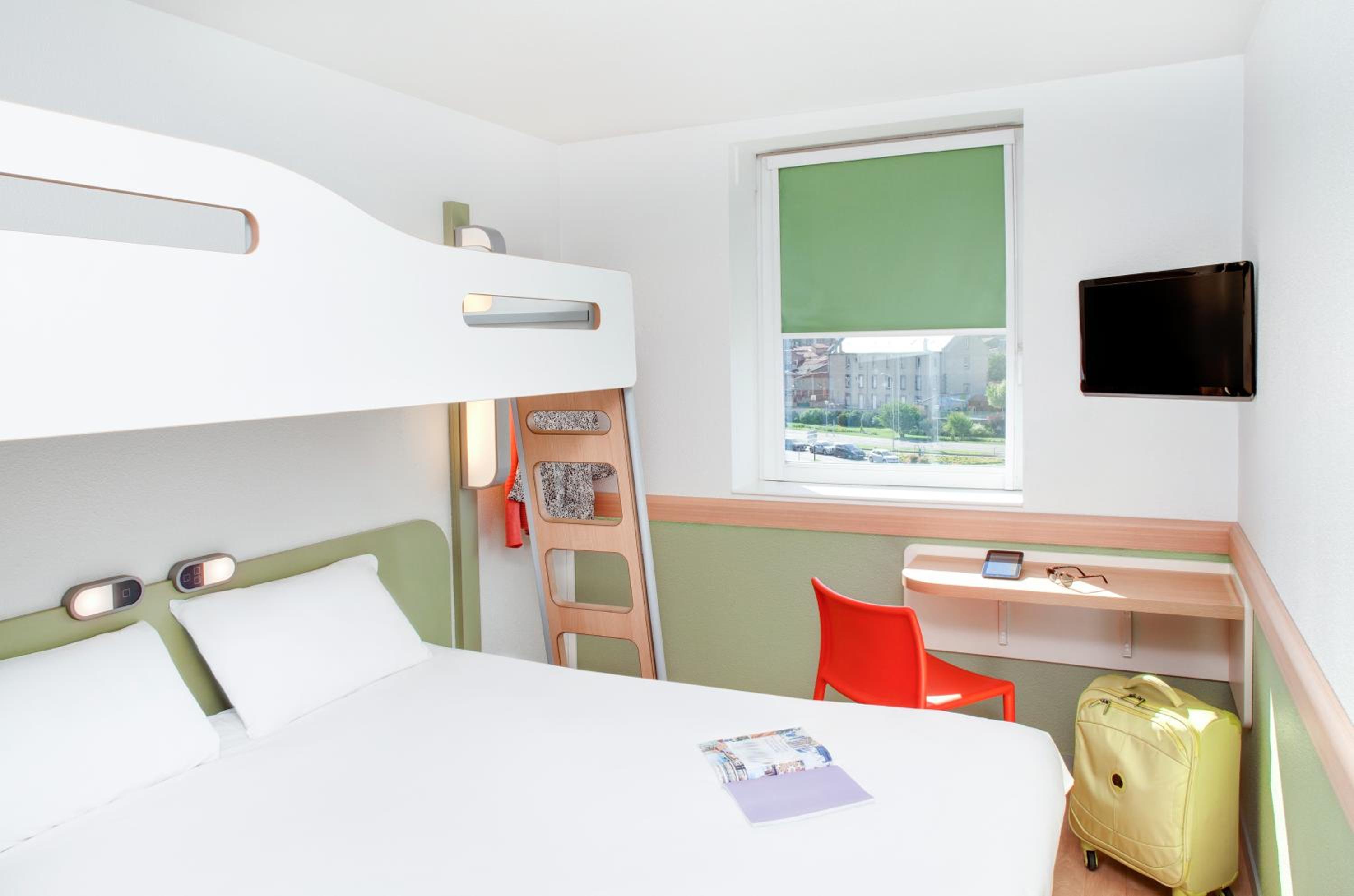 ROOM, TRIPLE, DOUBLE AND BUNK BED