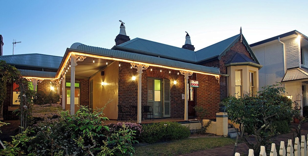 COUNTRY COMFORT ARMIDALE 2/63