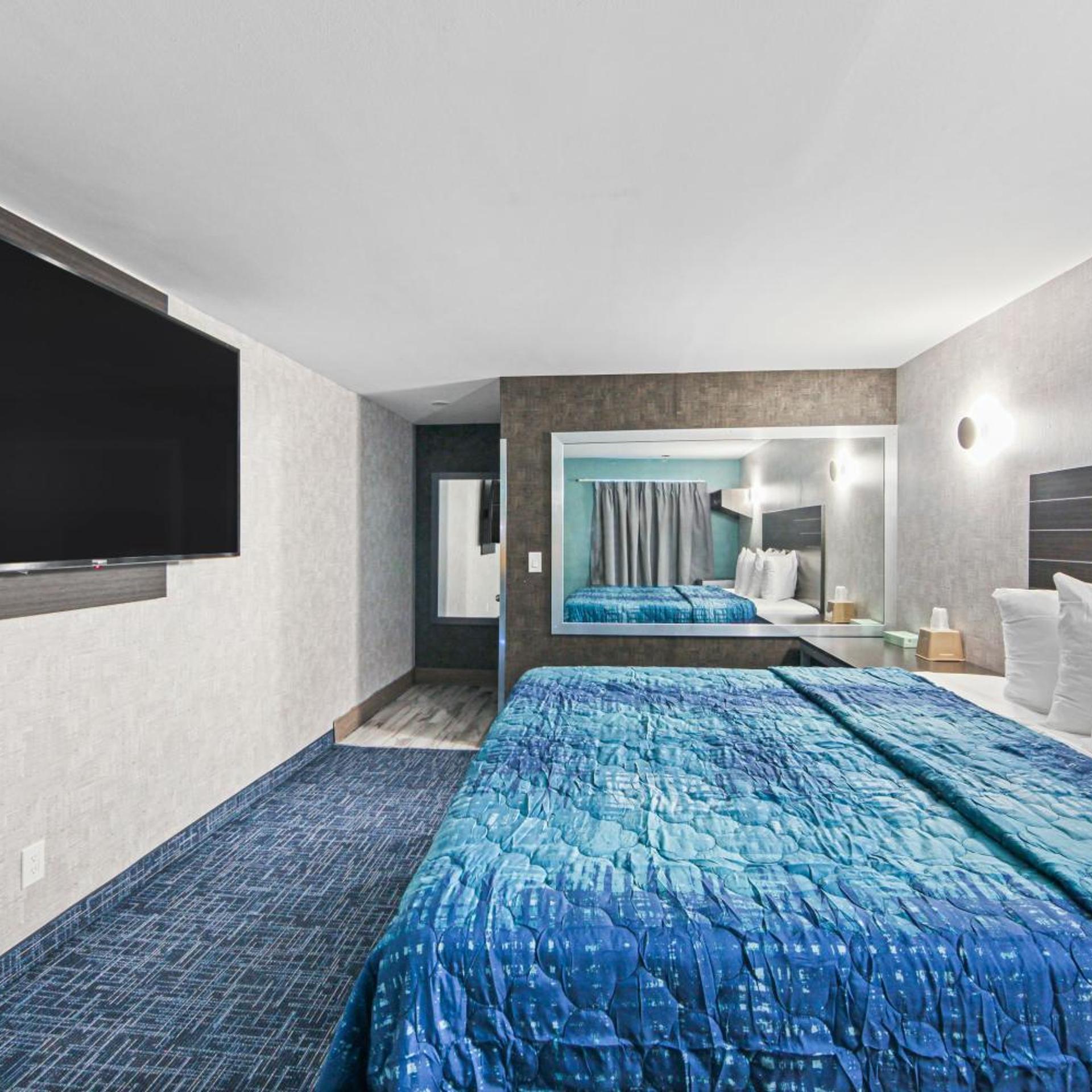 Hotel OPUS Bronx Near Bay Plaza Mall 30/46